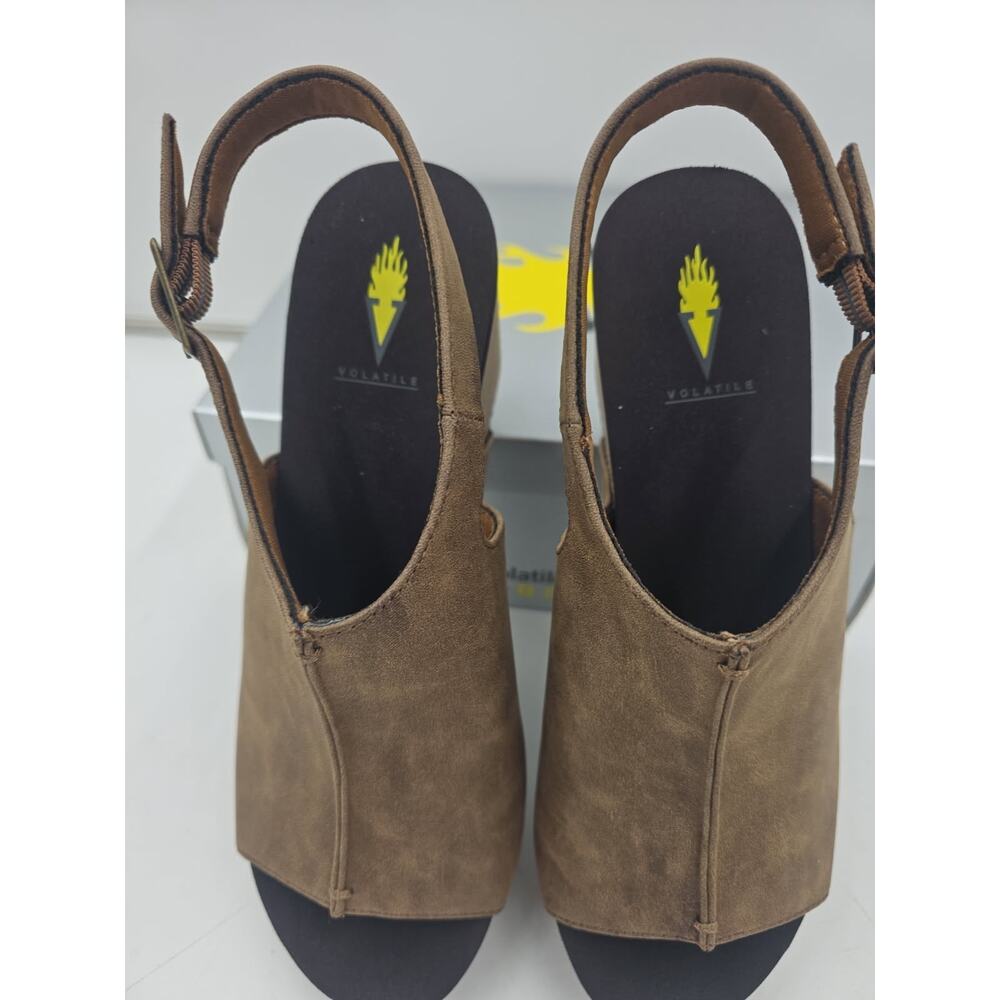 Volatile wedges Women’s Division Platform Wedge Buckle Sandals Brown Size 10